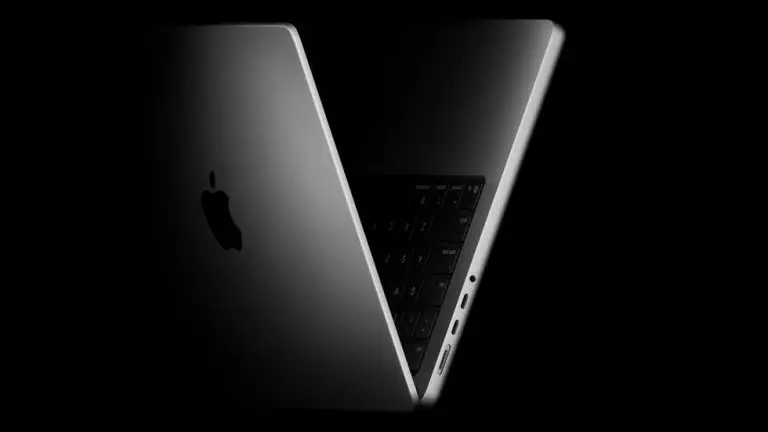 Apple-MacBook-Pro-14-in-hero-251015_big.jpg.large